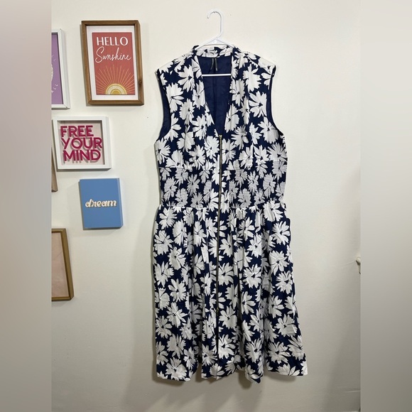 The Tommie Cap-Sleeve Smocked Front-Zip Shirt Dress - Picture 5 of 6